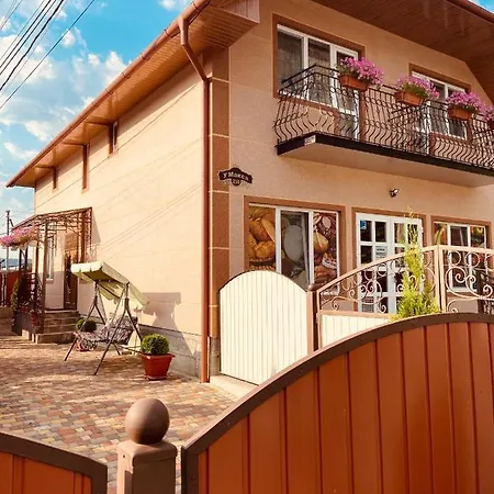 U Maksa Guest house Solochin