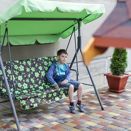 U Maksa Guest house Solochin