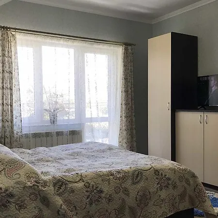 U Maksa Pensión 3*
