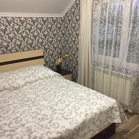 U Maksa Pensión 3*